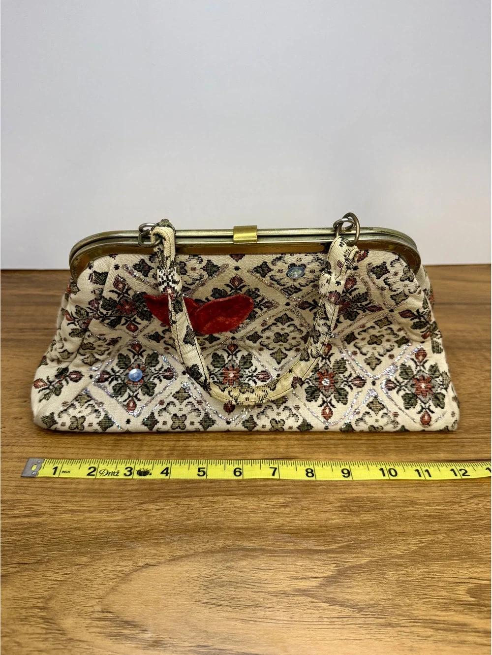 Vintage Floral Tapestry Frame Handbag – Red Velvet & Rhinestone Accents